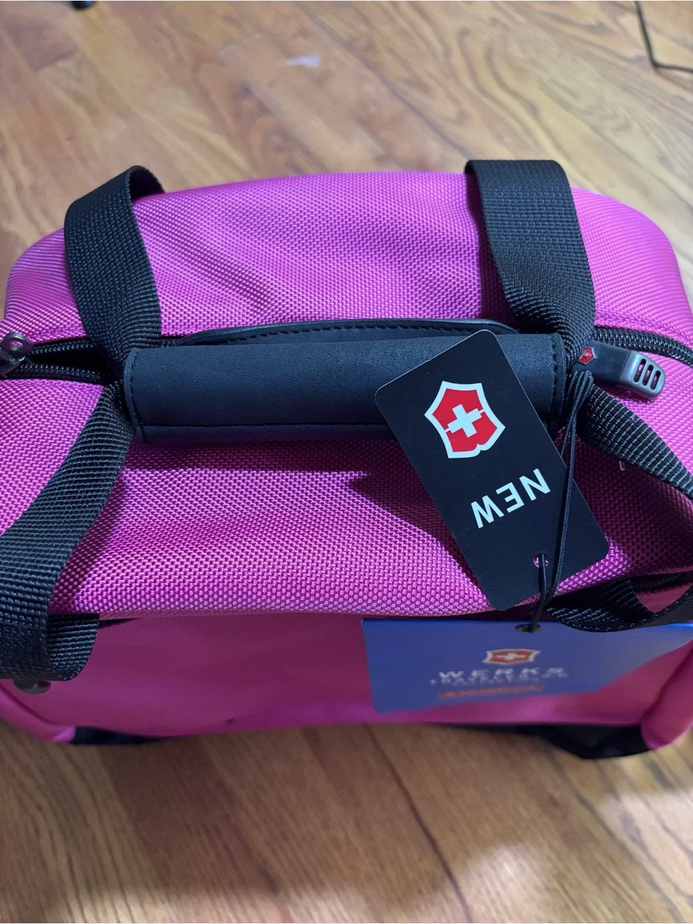 Victorinox Swiss Army Pink Beauty Case NWT Travel Toiletry Bags